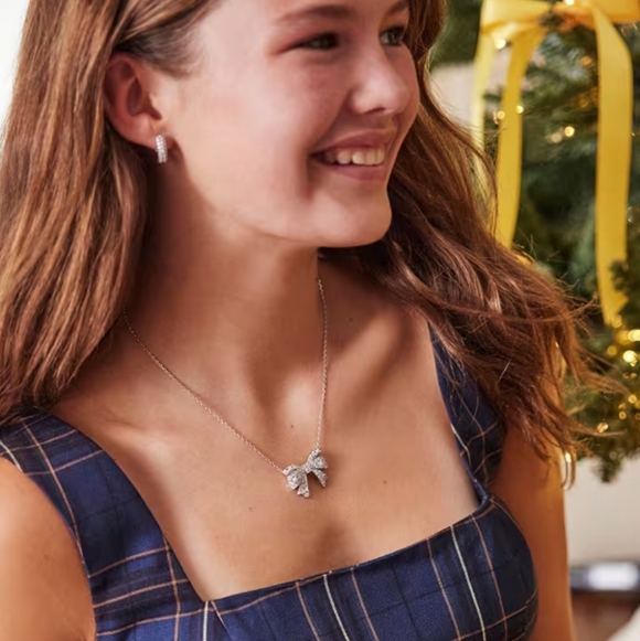 Kendra Scott Krista Silver Bow Short Pendant Necklace in White Mix - Picture 6 of 6